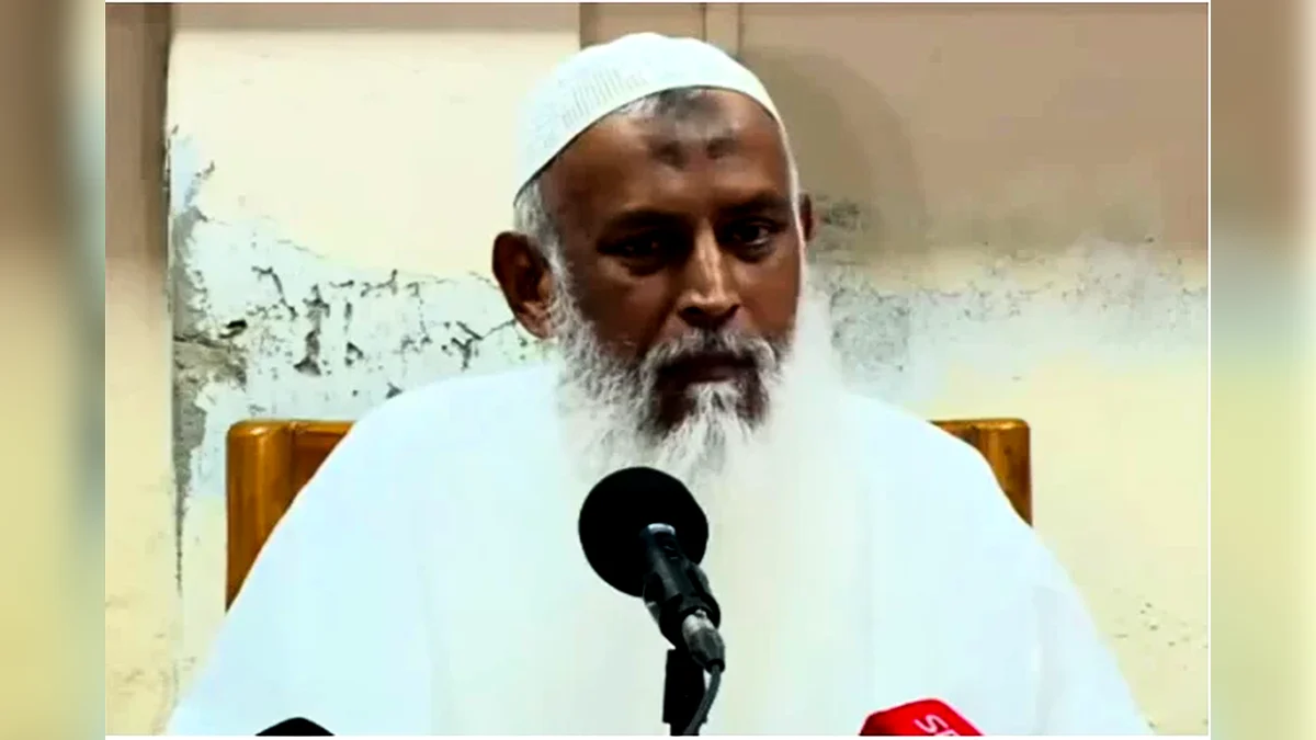 সংখ্যালঘুদের নিরাপত্তা দিতে না পারলে মন্ত্রিত্ব ছাড়ব: ধর্মমন্ত্রী