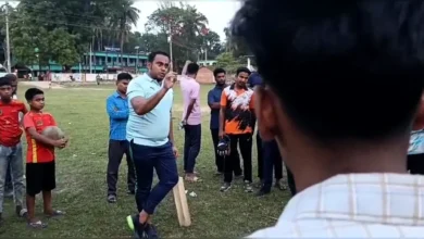 নিজে খেলার জন্য শিশুদের মাঠ থেকে বের করে দিলেন ইউএনও