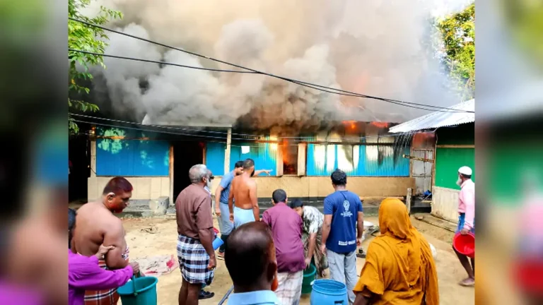 বাঘাইছড়িতে গ্যাস সিলিন্ডার বিস্ফোরণে ভয়াবহ অগ্নিকাণ্ড