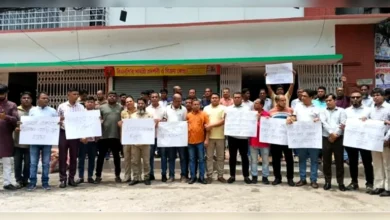 বিএনপি কার্যালয়ের সামনে যুবদলের পদবঞ্চিতদের অবস্থান
