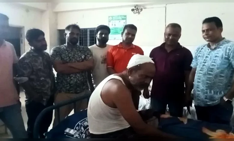 চাঁদার দাবিতে বিএনপি নেতার ওপর আওয়ামী লীগ নেতার হামলার অভিযোগ