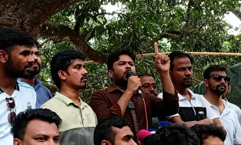 ছাত্রলীগ ধরিয়ে দিলে ১০ হাজার টাকা পুরস্কার ঘোষণা রাবি ছাত্রদলের