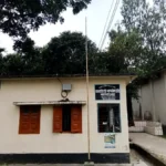 ডিমলা খাদ্য গুদাম ও খাদ্য নিয়ন্ত্রক অফিসে জাতীয় পতাকা বিহীন, কর্মকর্তা অনুপস্থিত