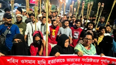 হাদি হত্যার বিচার দাবিতে ইনকিলাব মঞ্চের মশাল মিছিল
