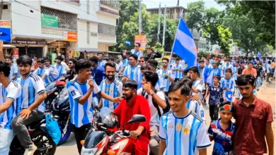 ঝিনাইদহে আর্জেন্টিনা সমর্থকদের শোভাযাত্রায় জনস্রোত, যেন নীল সাদা ঢেউ