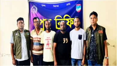 যশোরে চোরাই ট্রাক চক্রের ৪ সদস্য আটক: কেটে বিক্রি হতো যন্ত্রাংশ