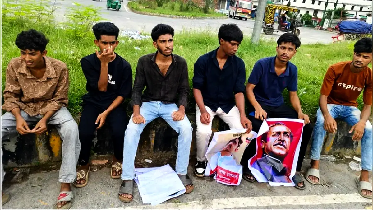 নারায়ণগঞ্জে মিছিলের প্রস্তুতির সময় নিষিদ্ধ সংগঠন ছাত্রলীগের ১২ কর্মী আটক