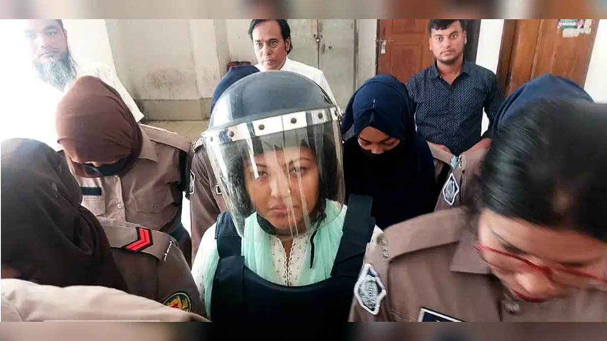নতুন মামলায় গ্রেফতার হয়ে মমতাজ গাইলেন, ‘বুকটা ফাইট্টা যায়’ গান