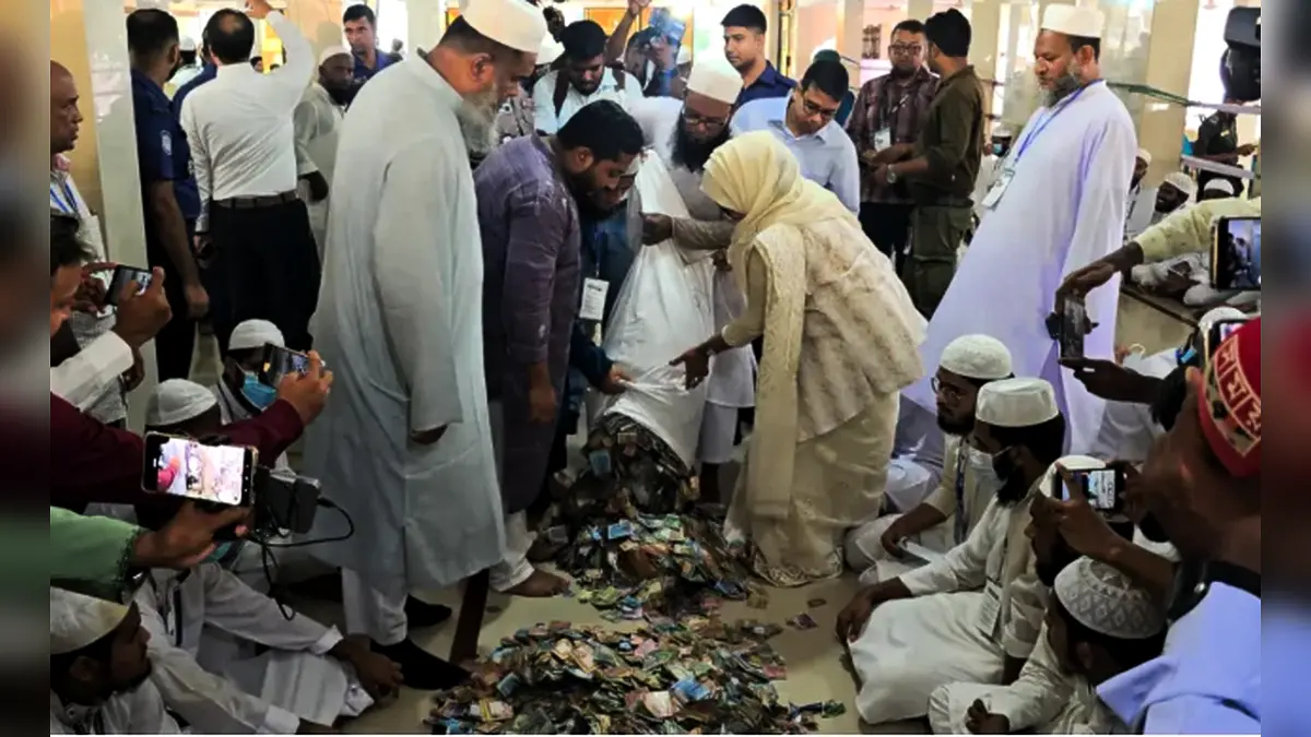 পাগলা মসজিদে ৩ ঘণ্টায় মিলল ১০ কোটি টাকা, এখনো চলছে গণনা
