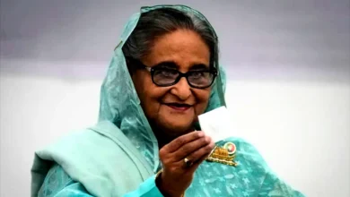 রাজনীতি চালিয়ে যেতে চাই, অবসরের ভাবনা প্রত্যাখ্যান করলেন শেখ হাসিনা