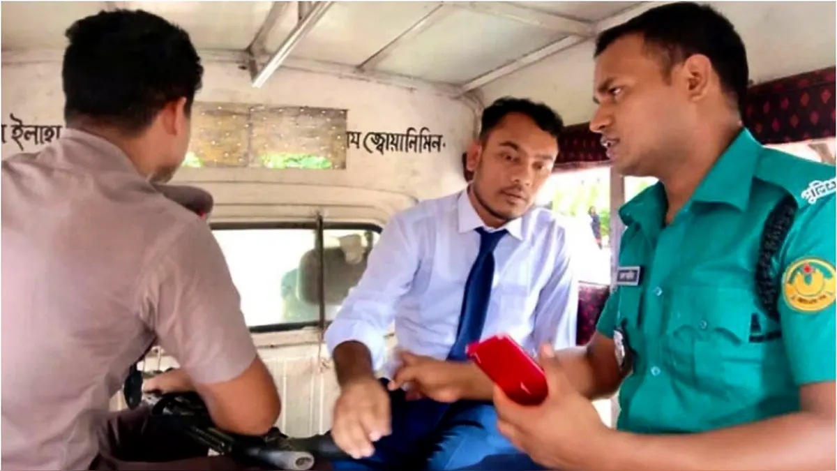 রাজশাহী কলেজে পরীক্ষা দিতে গিয়ে ছাত্রলীগ নেতা গ্রেপ্তার