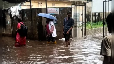সামান্য বৃষ্টিতেই কোমরপানি