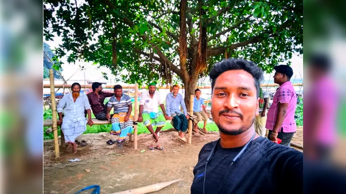 সবাই মিলে একটু বসার আর প্রাণখুলে গল্প করার জন্য এই মাচাটি তৈরি