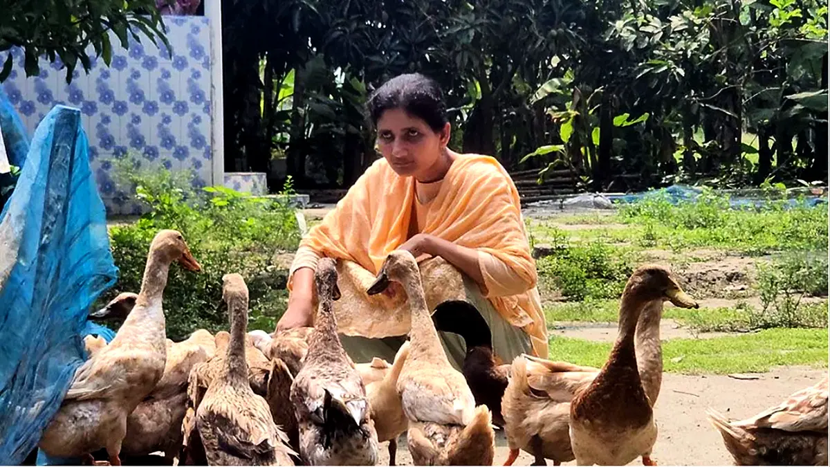 ঢাবিতে পড়েও চাকরি না পাওয়ার আফসোস জন্মান্ধ রাজিয়ার