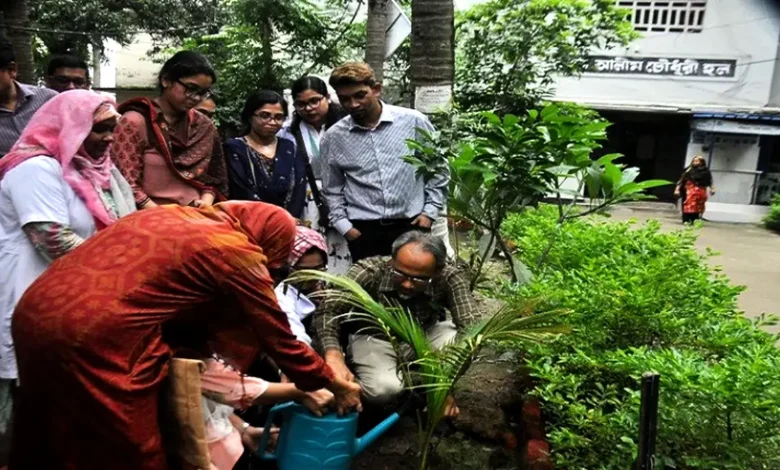 ডা. জুবাইদা রহমানের জন্মদিন উপলক্ষে ঢামেক প্রাঙ্গণে বৃক্ষরোপণ