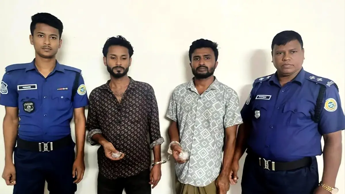 ইয়াবা নিয়ে ছাত্রদল নেতাসহ গ্রেফতার ৪
