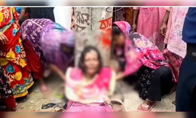 শরীয়তপুরে না’রীকে চুল কেটে, আলকাতরা মেখে খুঁটিতে বেঁধে রাখল প্রতিপক্ষ