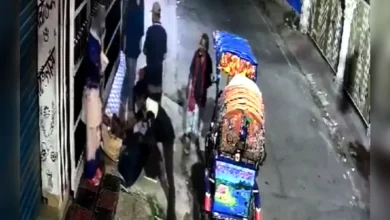 বাসার গেটের সামনে ছিনতাইয়ের শিকার দুই নারী, গ্রেফতার ২
