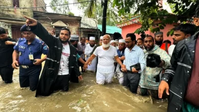 বিপন্ন মানুষের পাশে দাঁড়াতে এসেছি : জামায়াত আমির