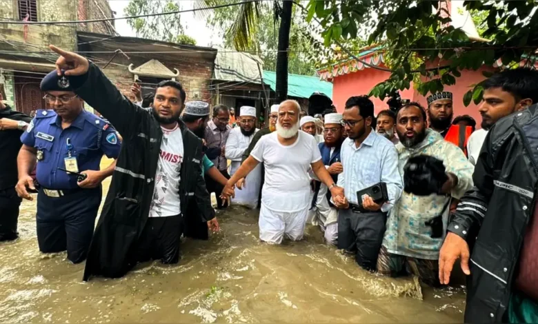 বিপন্ন মানুষের পাশে দাঁড়াতে এসেছি : জামায়াত আমির