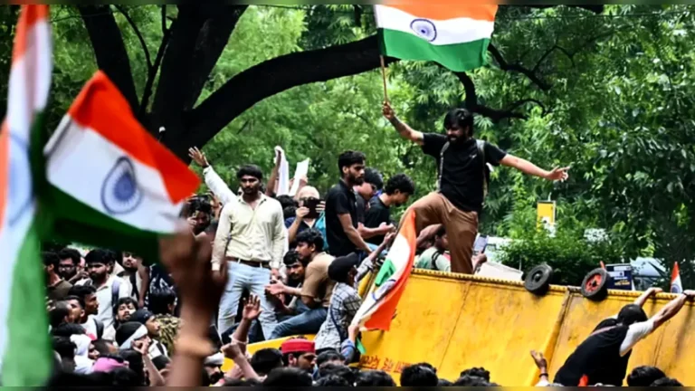 চাপে পড়ে আন্দোলনকারীদের বিরুদ্ধে সব মামলা প্রত্যাহার করবে শুভেন্দু সরকার
