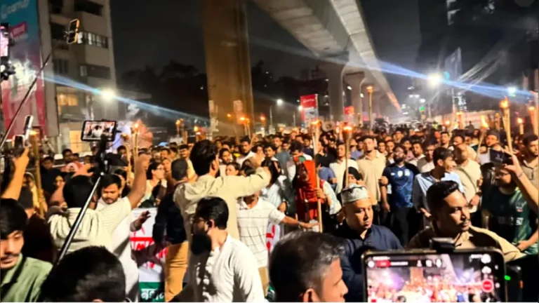 হবিগঞ্জ ও সিলেটে হামলার প্রতিবাদে রাজধানীতে এনসিপির মশাল মিছিল