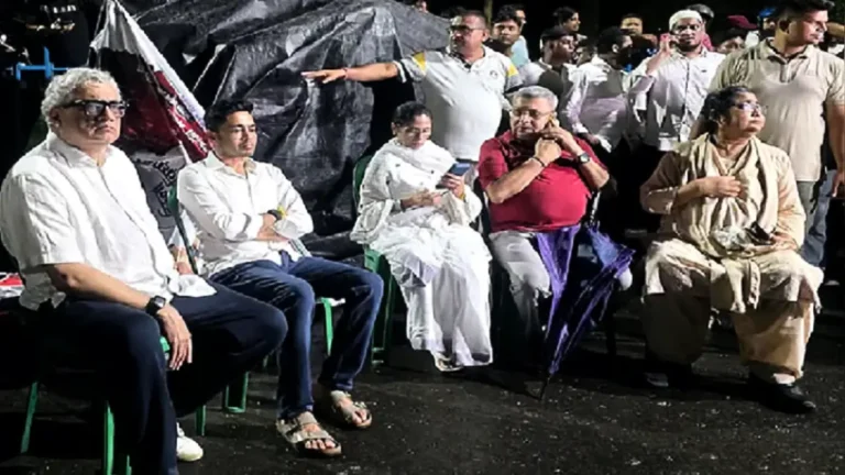 কলকাতায় মমতার ‘শহীদ দিবস’ মঞ্চে ভাঙচুর, বিভক্ত কংগ্রেসের আলাদাভাবে পালনের উদ্যোগ