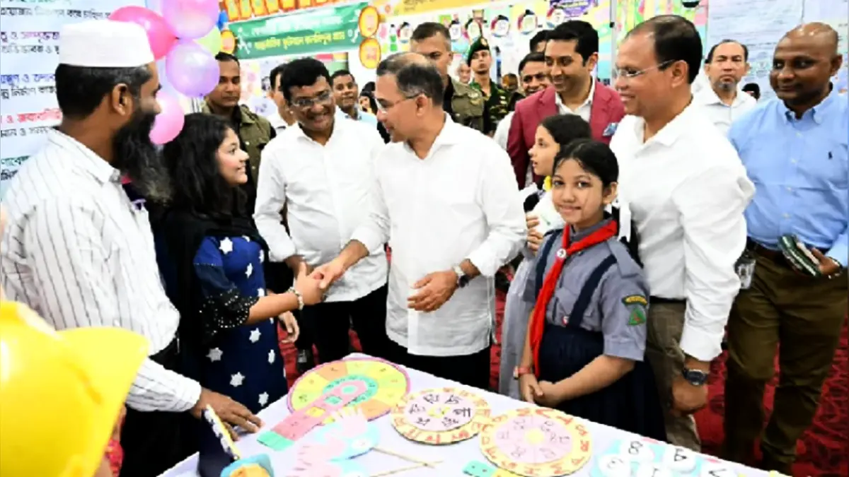 ক্ষুদে শিক্ষার্থীদের আবদার পূরণ করলেন প্রধানমন্ত্রী