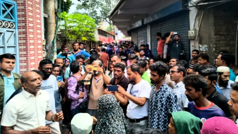 মাদ্রাসার শিক্ষার্থীদের পেটালেন জামায়াত এমপির মেয়ে, প্রতিবাদে বাড়ি ঘেরাও