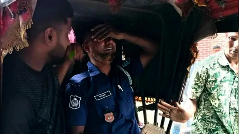 মরদেহ উদ্ধারে গিয়ে পুলিশ সদস্য দেখলেন নিহত স্কুলছাত্র নিজেরই ছেলে