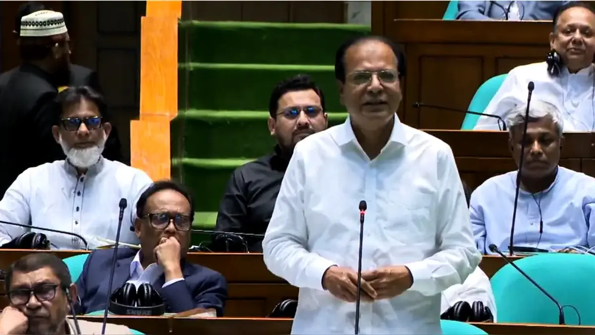 পাহাড় ধস ঠেকাতে ঝুঁকিপূর্ণ বাসিন্দাদের পুনর্বাসনে বাড়ি দেবে সরকার