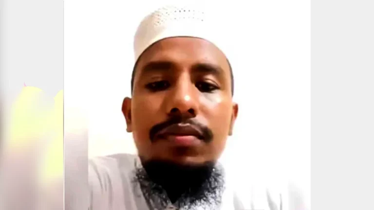 ‘পিচ্চিদের কাঁদাতে ভালোই লাগে’ লিখে নির্যাতনের ভিডিও পোস্ট শিক্ষকের