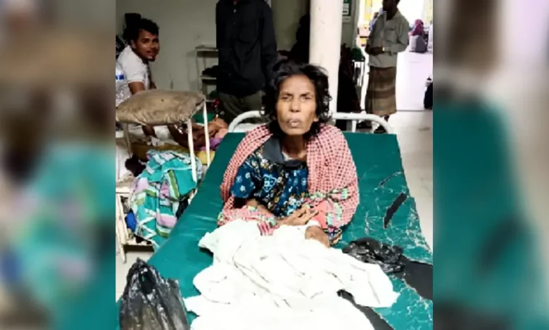 পরিচয়হীন বৃদ্ধার চিকিৎসায় এগিয়ে এলেন ইউএনও পান্না আক্তার