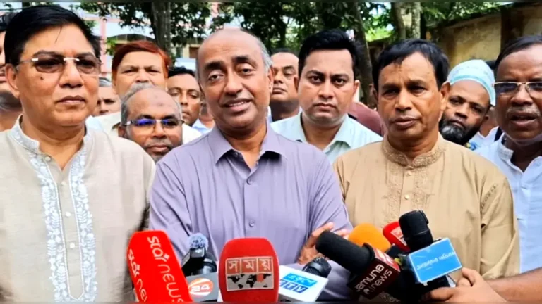 শেখ হাসিনা ফিরলে আইনের বাইরে সরকার কিছু করবে না: আইনমন্ত্রী