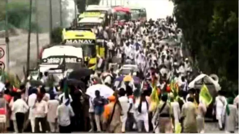 উত্তাল ভারত, এবার রাস্তায় নেমেছে কৃষকরা