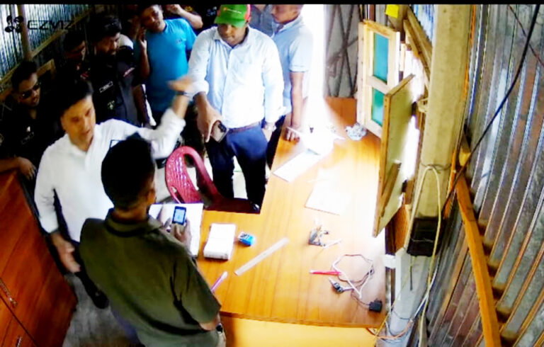 ছাত্রদল নেতাকে থাপ্পড় মারা সেই ইউএনওকে প্রত্যাহার