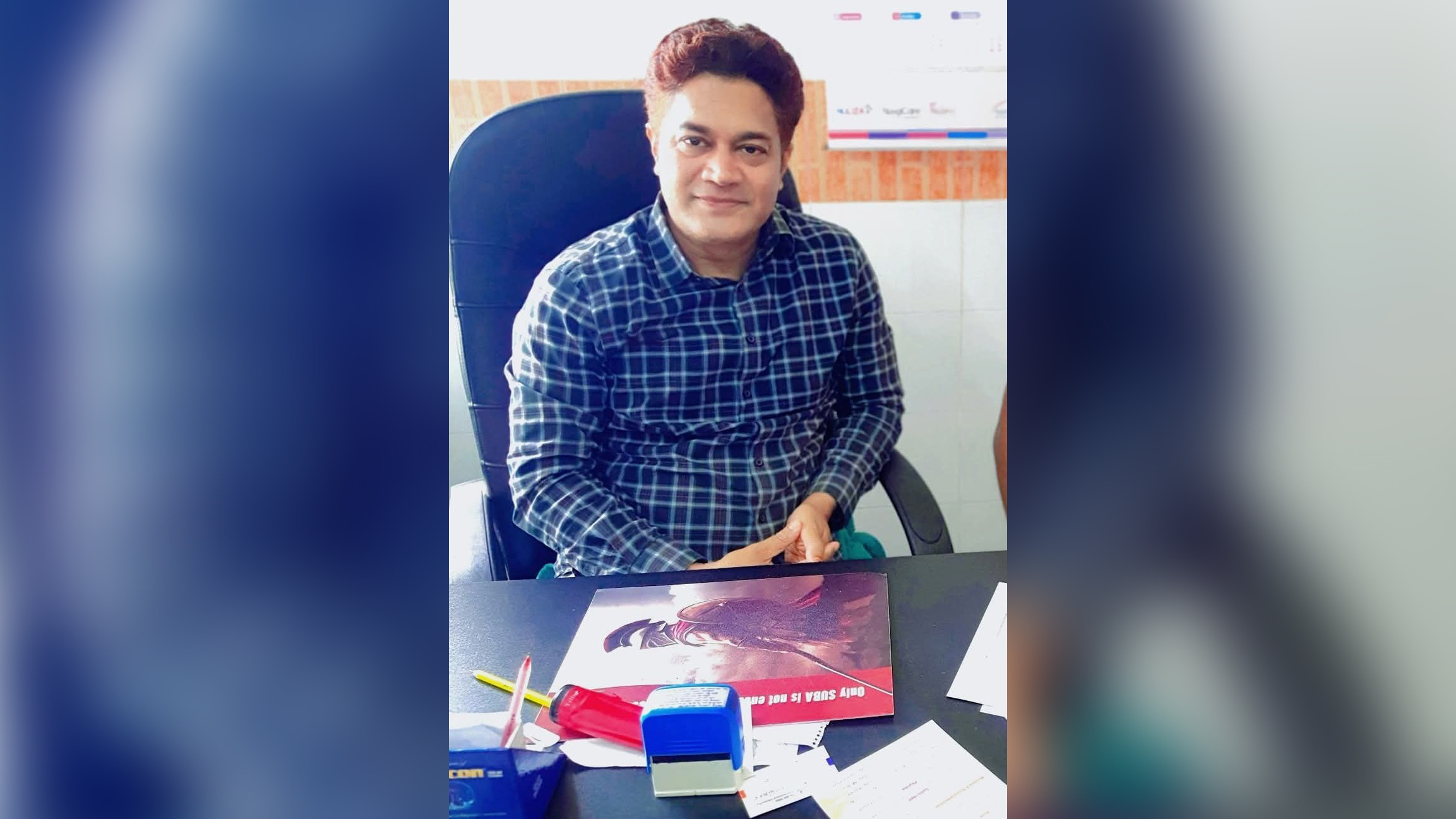 সরকারি চিকিৎসক না হয়েও সদর হাসপাতালে প্র্যাকটিস, ব্যক্তিগত চেম্বারে রোগীও টানেন