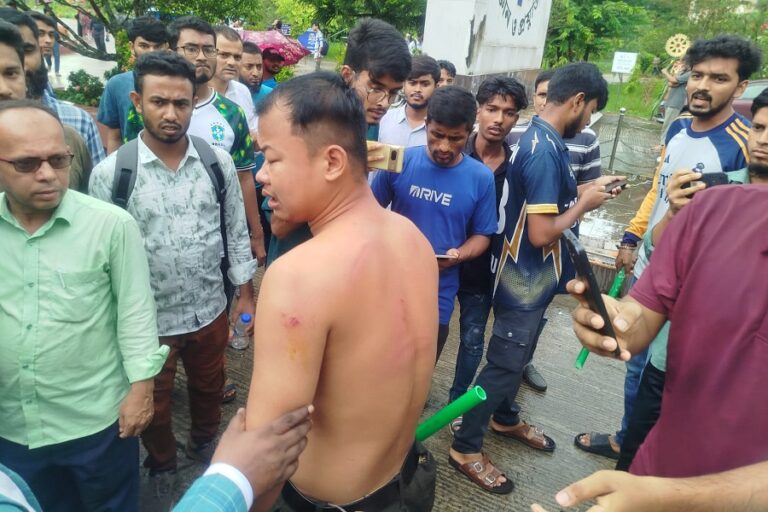 নোবিপ্রবিতে ছাত্রদলের দুই গ্রুপের দফায় দফায় সংঘর্ষে সাংবাদিকসহ আহত ৯