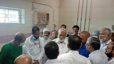 মমেক হাসপাতাল পরিদর্শনে ত্রাণ প্রতিমন্ত্রী, হয়রানিমুক্ত সেবার নির্দেশ