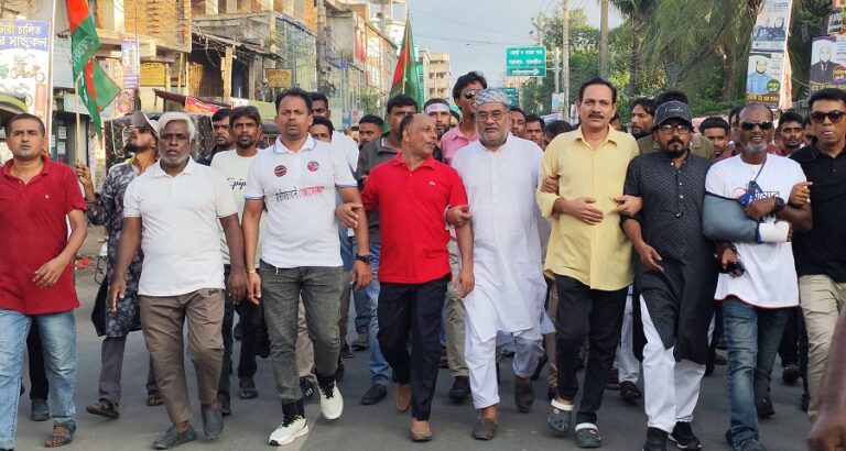 সাতক্ষীরায় স্বেচ্ছাসেবক দলের প্রতিষ্ঠাবার্ষিকীতে র‍্যালি ও পথসভা