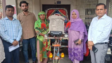 ৩ মেয়েকে নিয়ে রিকশার হ্যান্ডেলে হেলেনার জীবনযুদ্ধ, সহায়তা ইউএনও’র