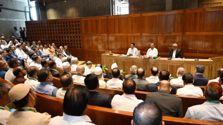 অনেক এমপির সঙ্গে এলাকায় দলের দূরত্ব, ঐক্য রাখতে হবে সংসদীয় দলের সভায় এমপিদের সতর্ক করে প্রধানমন্ত্রী