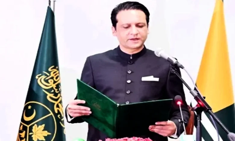 আজাদ কাশ্মীরের নতুন প্রধানমন্ত্রী ইফতিখার গিলানি