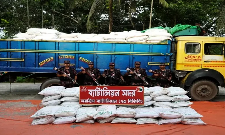 বিজয়নগরে ট্রাকভর্তি অবৈধ সার আটক, উদ্ধার ২৪ টন