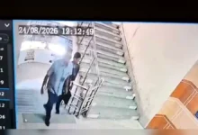 ব্যাংকের ভেতর থেকে গ্রাহকের প্রায় ৮ লাখ টাকা চুরি
