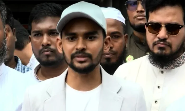 ওমরা থেকে ফিরে আসিফ মাহমুদের অভিযোগ: বিএনপির সিন্ডিকেট সক্রিয়