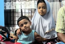 বঙ্গোপসাগরে জাহাজডুবি: বাবার নিখোঁজ সংবাদ বোঝে না মারিফুল ও মোয়াজ