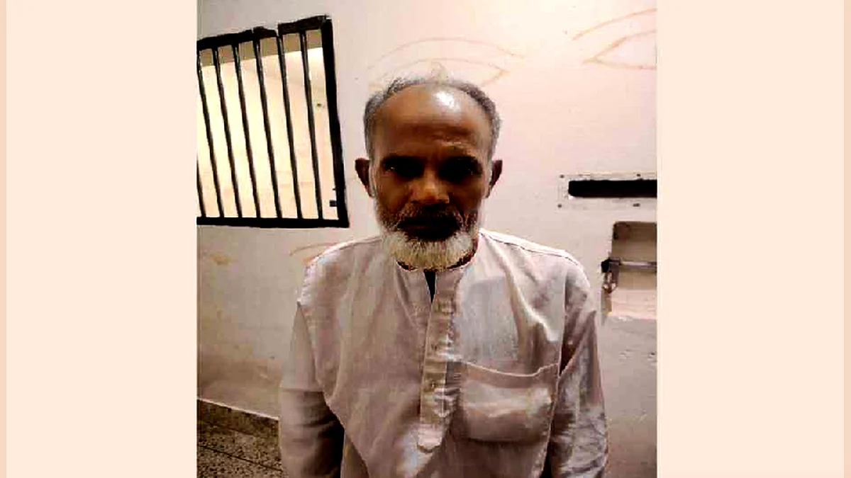 চোরাই মোটরসাইকেলসহ জামায়াত নেতার বাবা আটক
