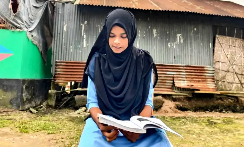 দারিদ্র্য জয় করে সুমাইয়ার জিপিএ-৫ অর্জন, স্বপ্ন এখন উচ্চশিক্ষার
