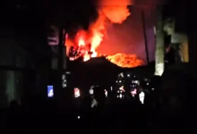 ভোলার দৌলতখানে ভয়াবহ অগ্নিকাণ্ড: ৯ স্থাপনা পুড়ে ছাই, অর্ধ কোটি টাকার ক্ষয়ক্ষতি